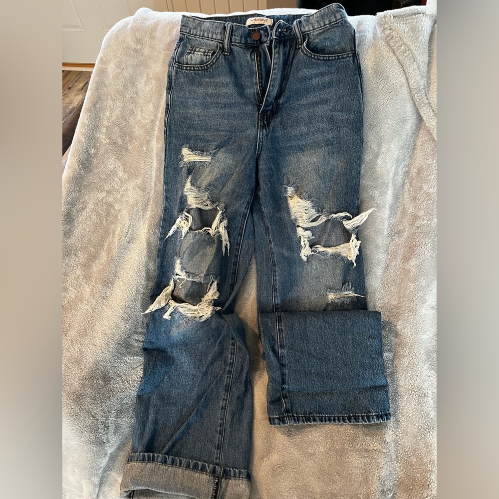 Vibrant wide leg jean